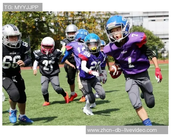 美式足球比赛的魅力与战术解析让你领略运动的激情与团队合作精神 美式足球比赛的魅力与战术解析让你领略运动的激情与团队合作精神