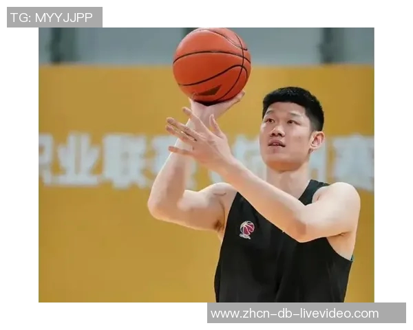 胡金秋盛赞布朗训练刻苦程度无人能及投篮数量成秘密挑战 胡金秋盛赞布朗训练刻苦程度无人能及投篮数量成秘密挑战